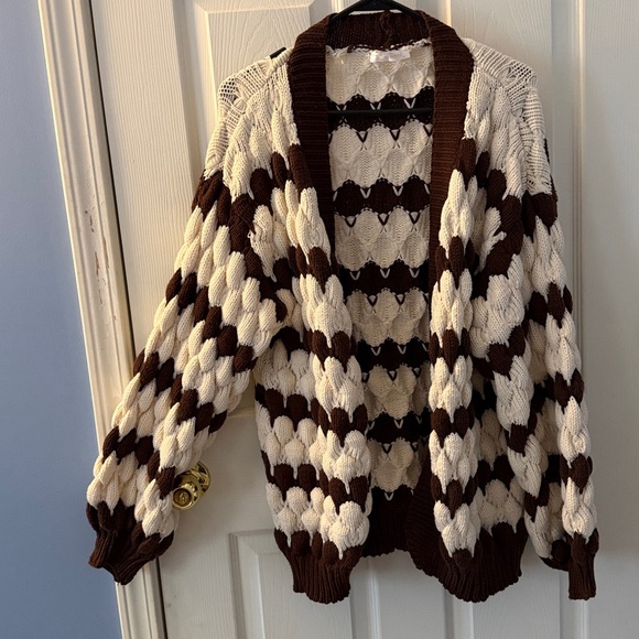Sweaters - Chunky Knit Brown and Cream Sweater - loose fit soft